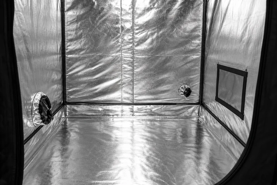 Zazzy Grow Tent 95 percent reflective Mylar interior